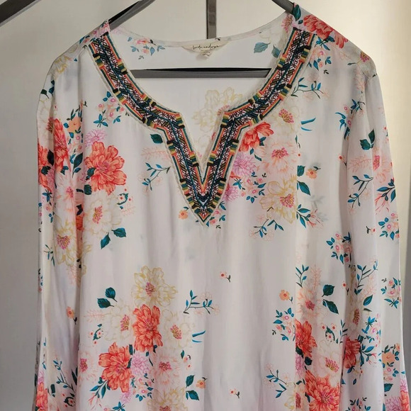 Linda Anderson Peasant Boho Floral 3/4 Sleeve Embroidered Tunic (Plus Size: XXL) - Picture 6 of 15